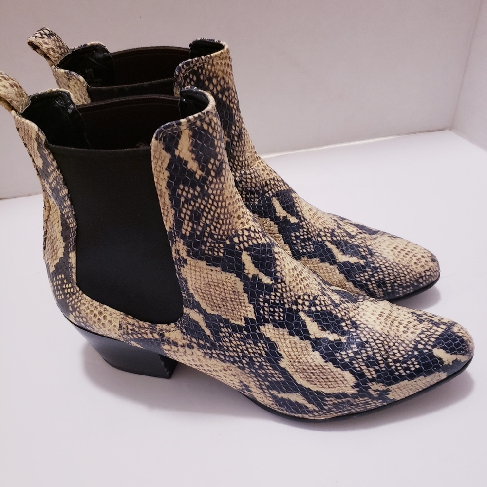 Sam Edelman Women Chelsea Ankle Boots Size 7.5M Reesa Leather Snake Python Print